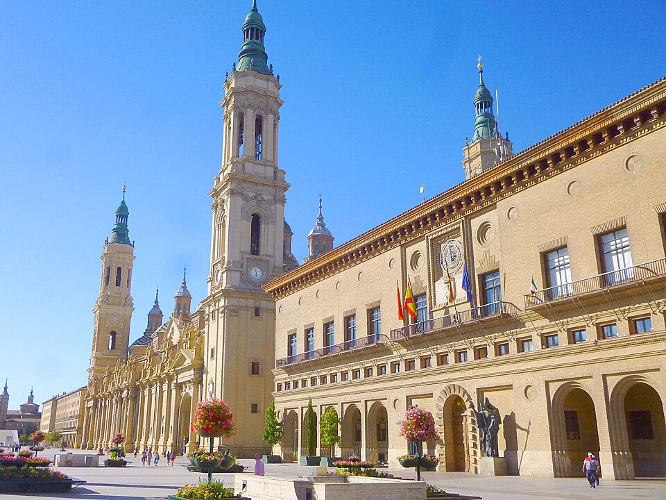 Vista de la Plaza del Pilar durante Semana Santa en Zaragoza